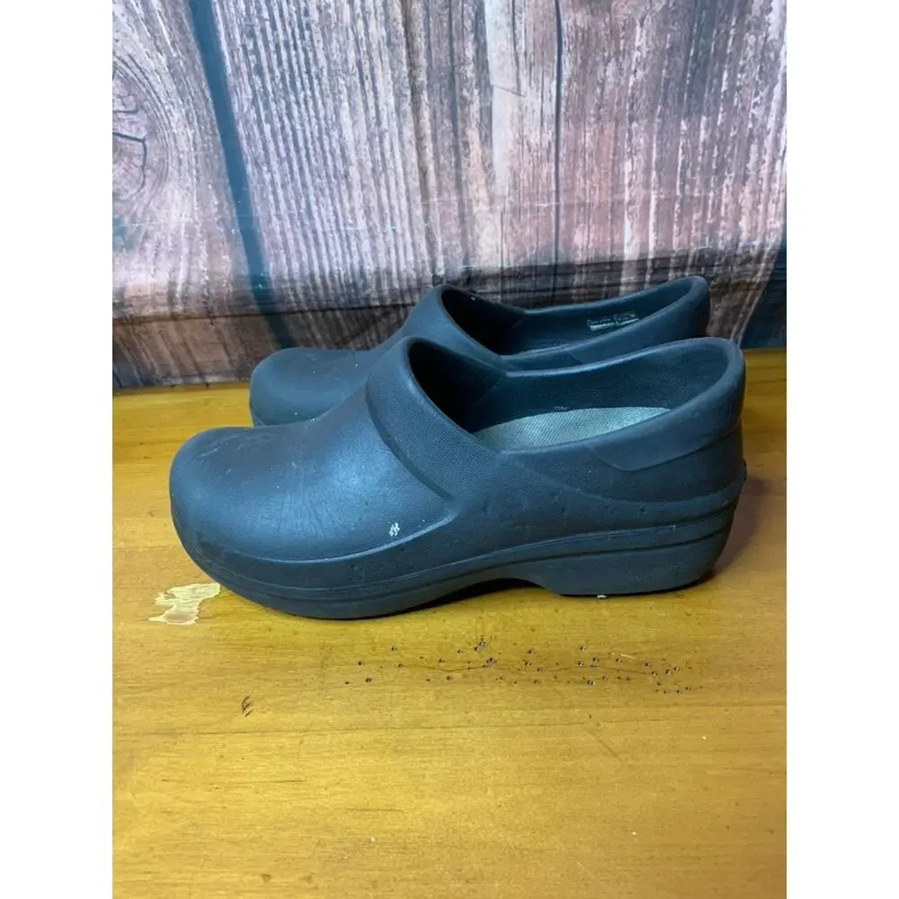 Crocs Women's Slip Resistant Work Clogs‎ Black Size 6